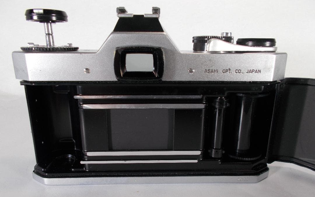 フィルムカメラ 整備済　Pentax SPII + レンズ f1.8　G140