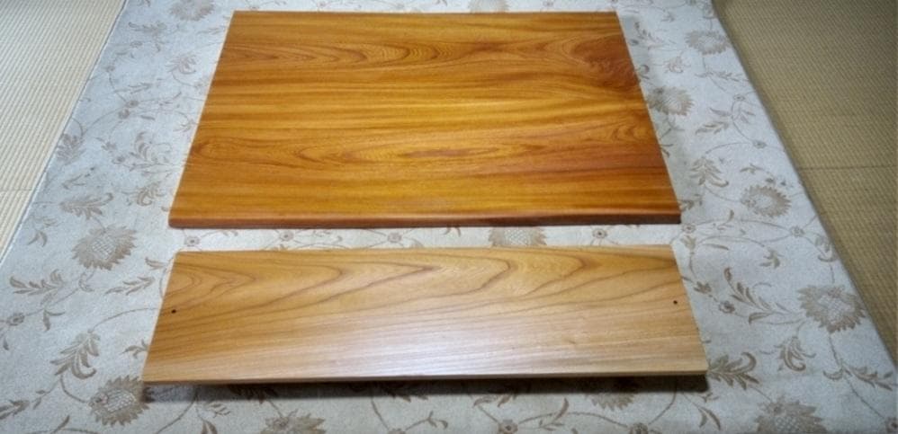 ダイニングテーブル けやきの無垢材使用