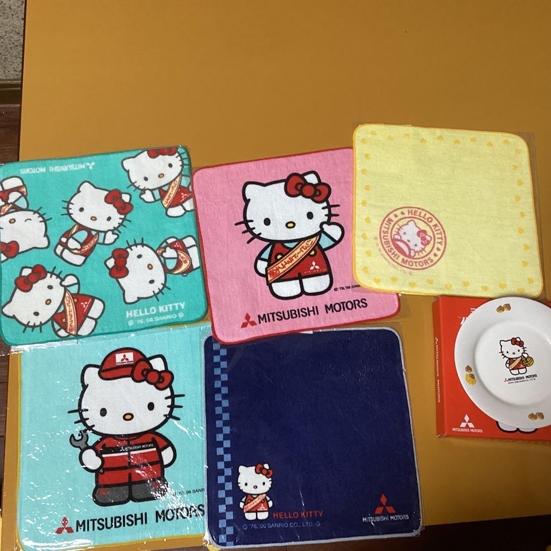 2204 ハローキティ×三菱自動車ハンカチ &食器 &レジャーシート