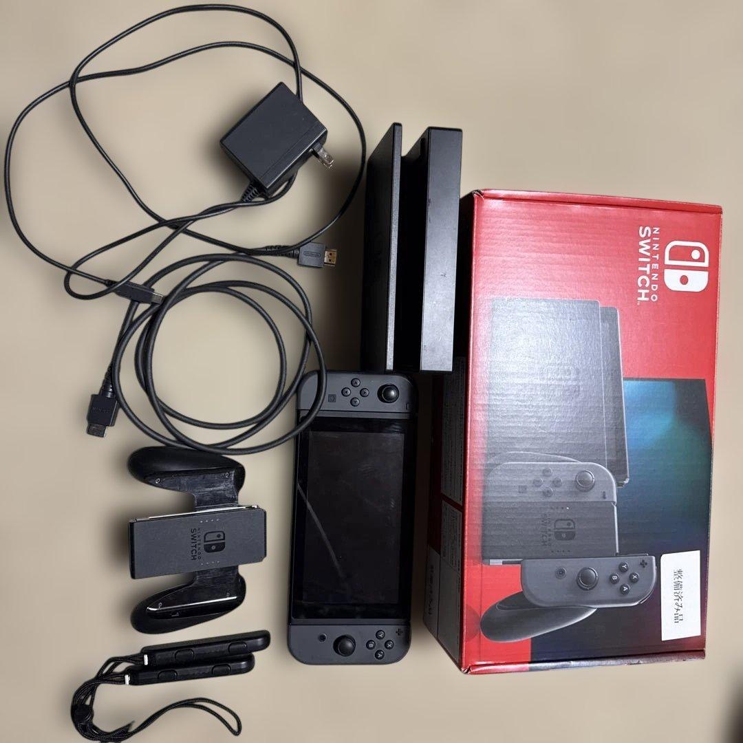【美品、付属品完備】Nintendo Switchグレー本体付属品完備おまけ付き