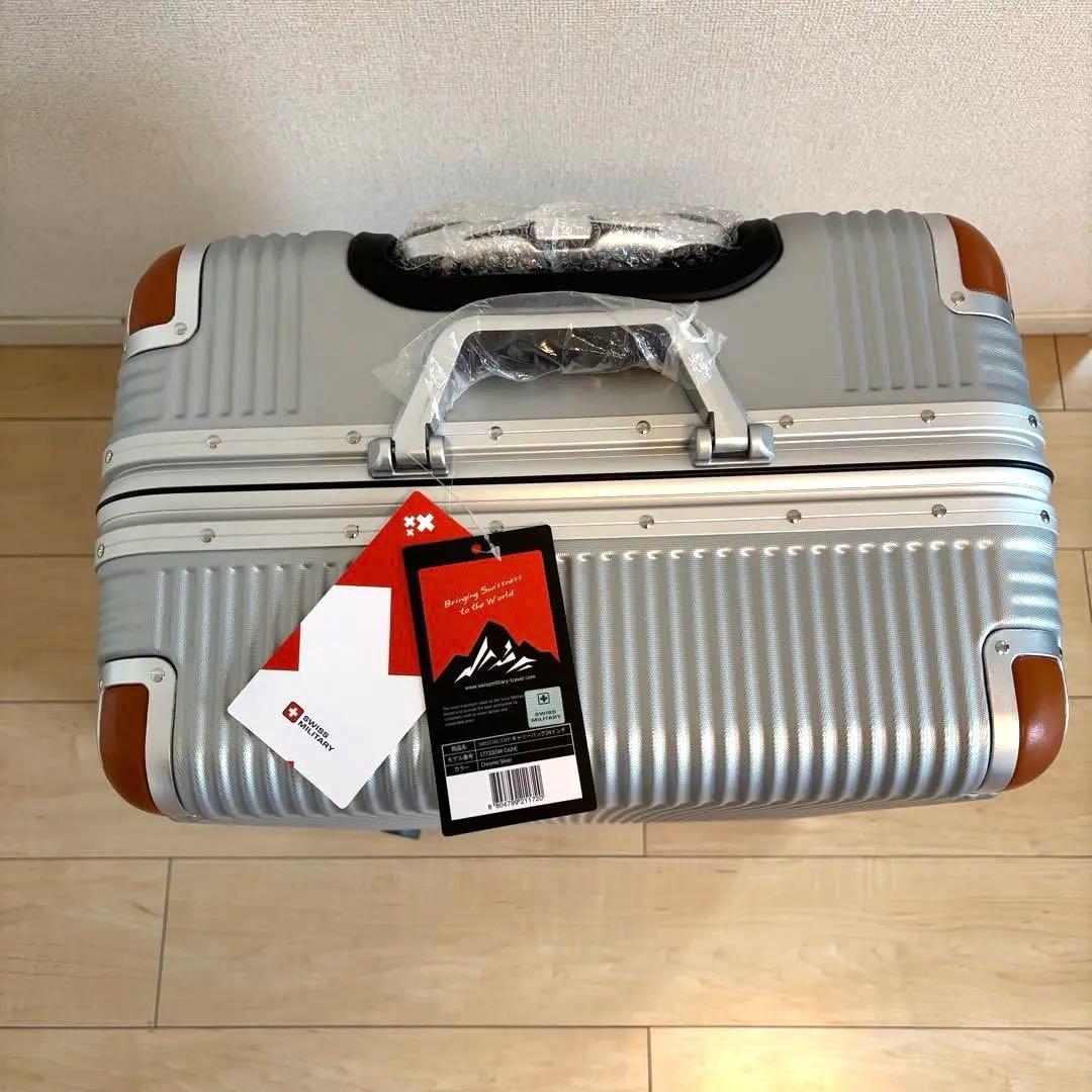 SWISS MILITARY 24IN 64L プレミアムスーツケース　64Ｌ