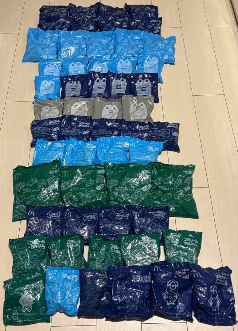 マクドナルドハッピーセットのおもちゃまとめ売り55個セット（プラレール、トミカ）