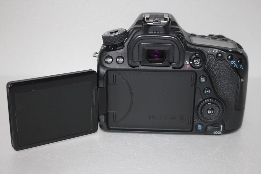 大人気/キャノン/Canon EOS 80D 標準レンズセット