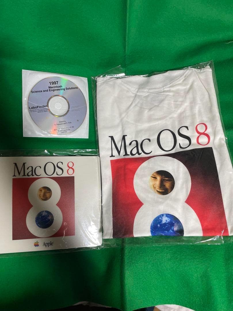 MacOS８TシャツとマウスパッドとLaboFinder CD Apple純正