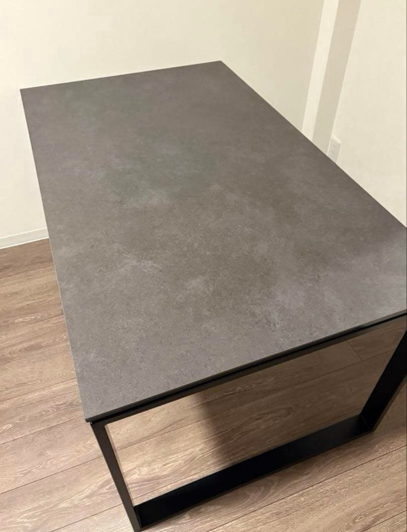 【ヨシキチ】ニトリ　セラミックダイニングテーブル（135cm）