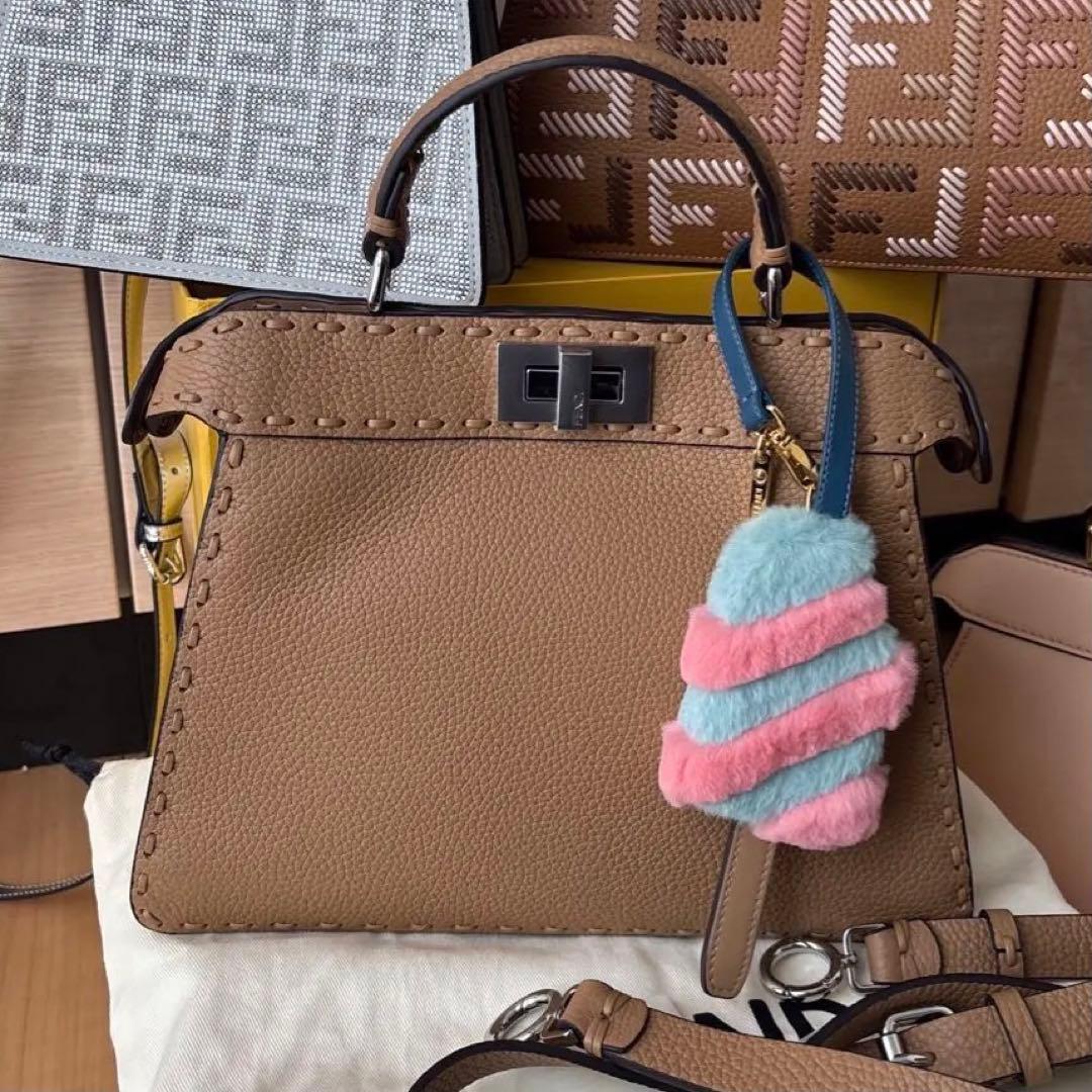 新品 フェンディ ISeeU セレリア ピーカブー スモール ブラウン