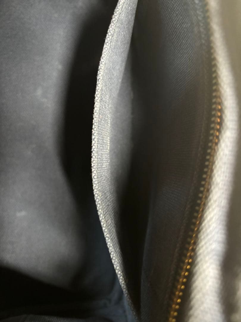 PRADA カナパ ネイビー