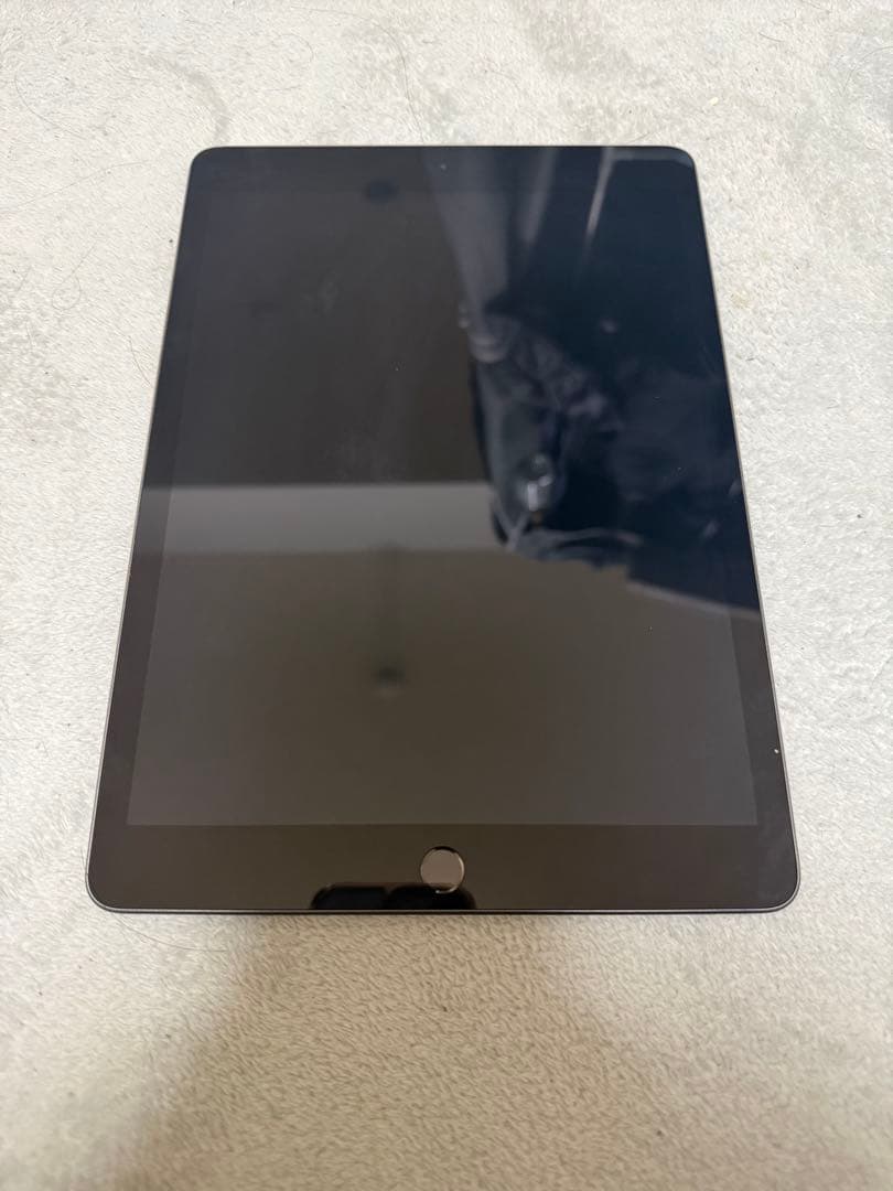 Apple iPad 第8世代32GBスペースグレー 本体wifiモデル最終値下