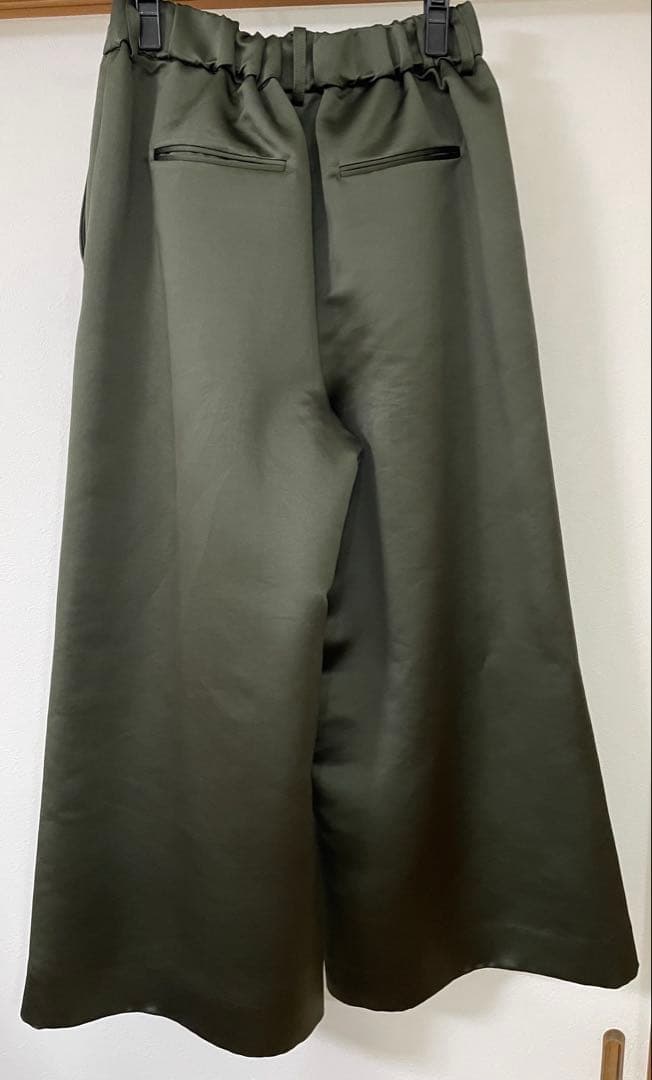 HEVE サテンフレアガウチョPT オリーブ　38