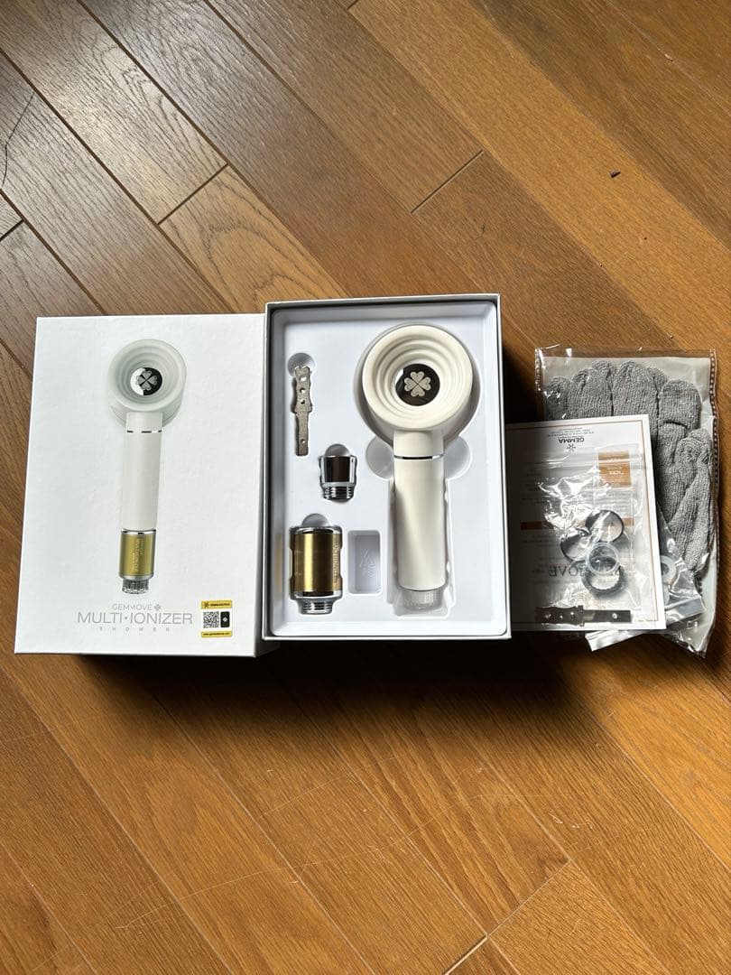 シャワーヘッド　マルチイオナイザー　新品未使用品　グローブおまけ