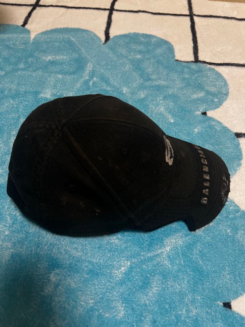 Balenciaga ダメージ加工 ベースボールキャップ ブラック