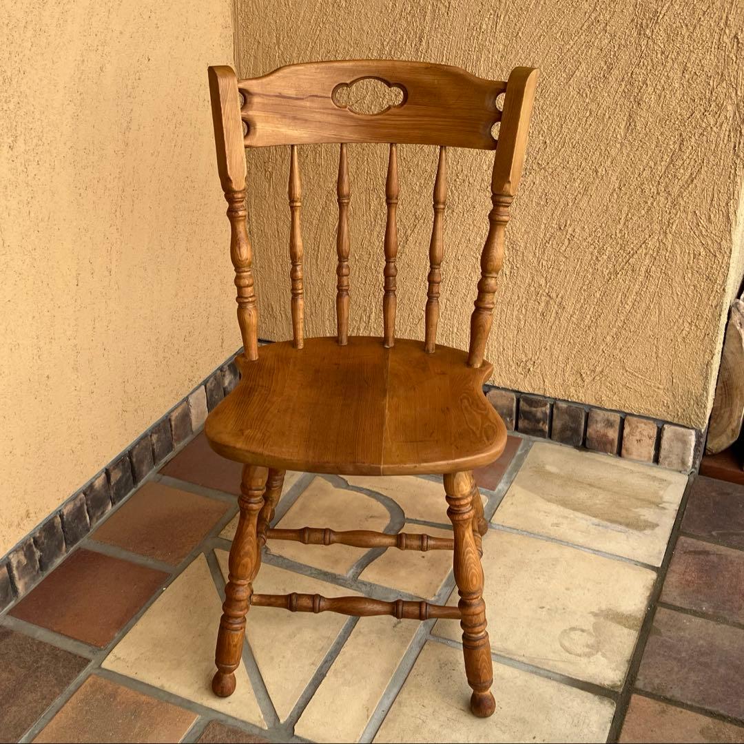 直*美様 昭和レトロな椅子 オシャレなデザインの 丈夫な木製美品です