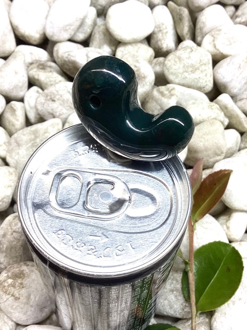 神宿る【 出雲石(青緑色の碧玉) 】島根県花仙山瑪瑙　青瑪瑙　出雲型勾玉　鑑別