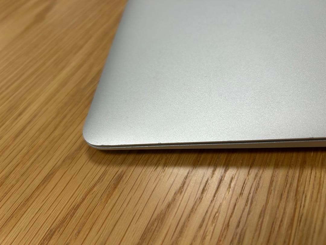 MacBook Air (2013) / 8GB / 128GB SSD ※中古