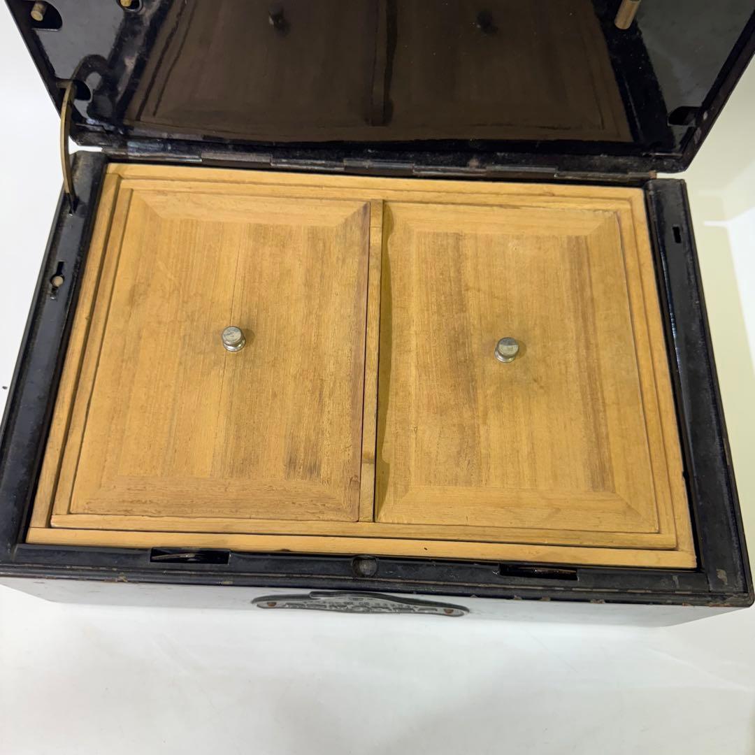 手提げ金庫　千鳥　金属製キャッシュボックス ダイヤル式　アンティーク　逸品