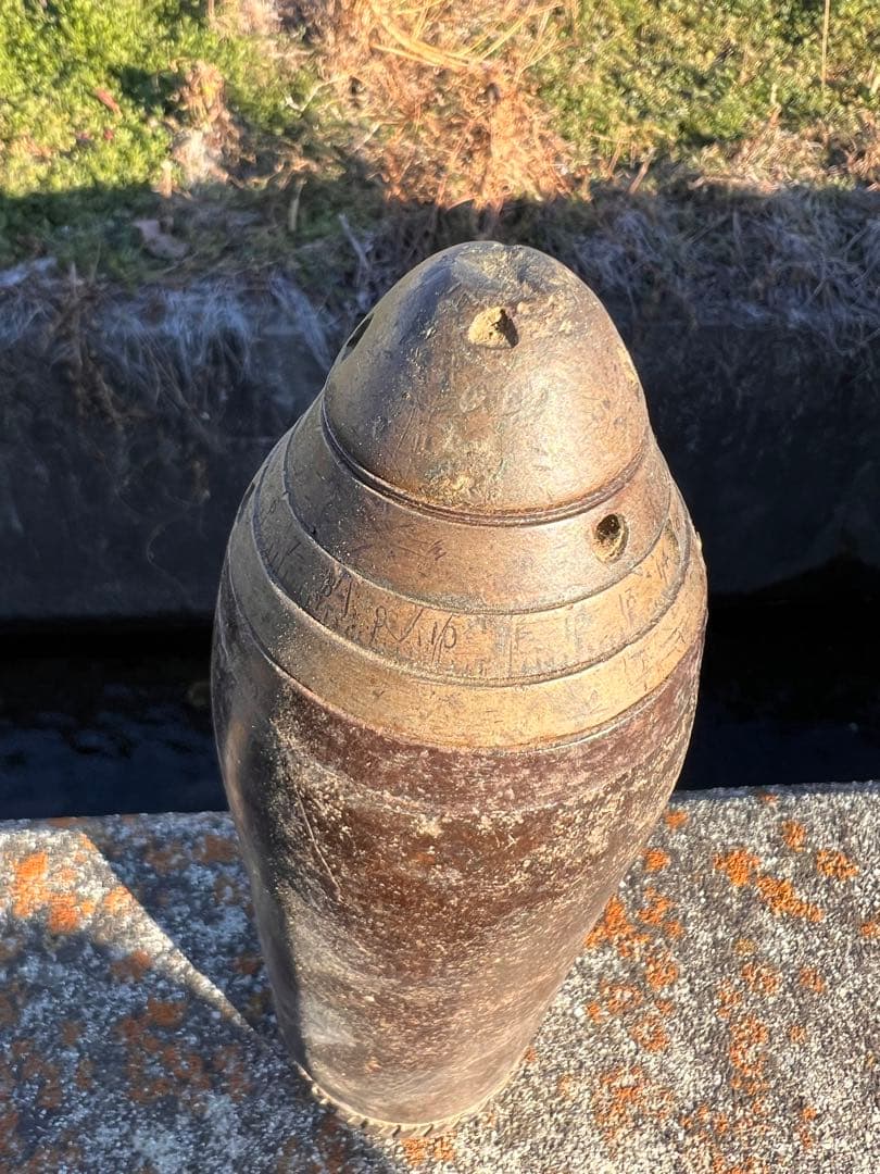 鉄製?のアンティークオブジェ