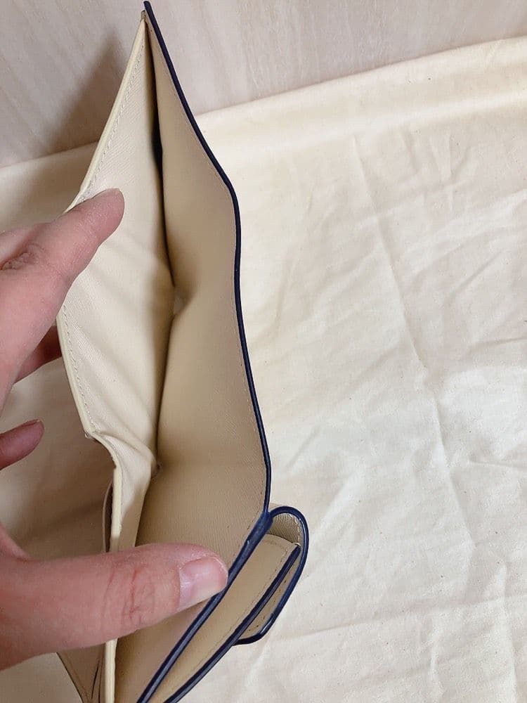 ほぼ未使用☆MARNIマルニ ロゴ　サフィアーノレザー 三つ折り財布 アイボリー