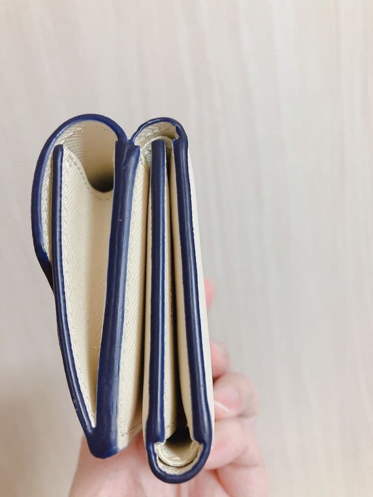 ほぼ未使用☆MARNIマルニ ロゴ　サフィアーノレザー 三つ折り財布 アイボリー