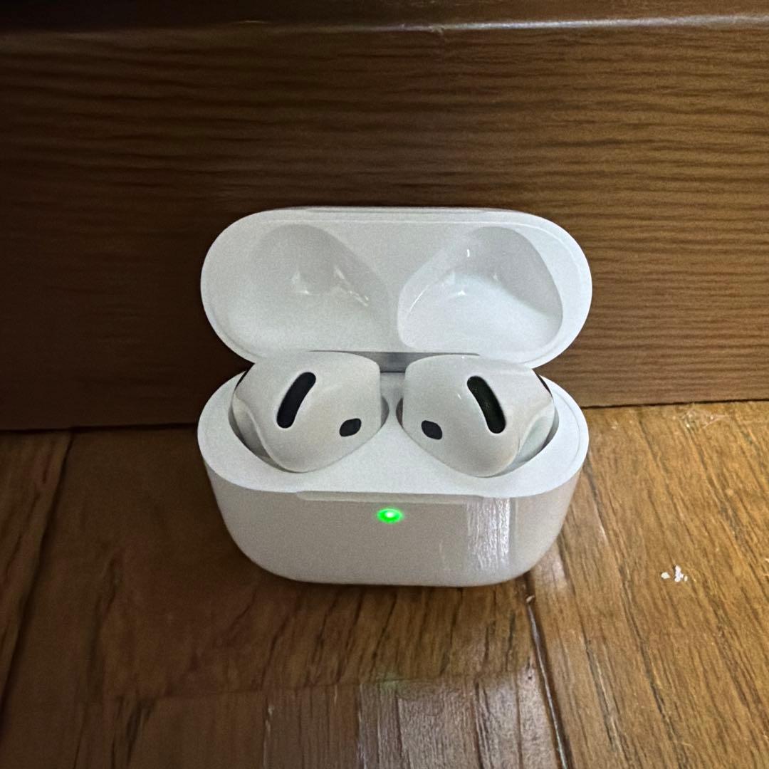 ワイヤレスイヤホン ホワイト 充電ケース付き