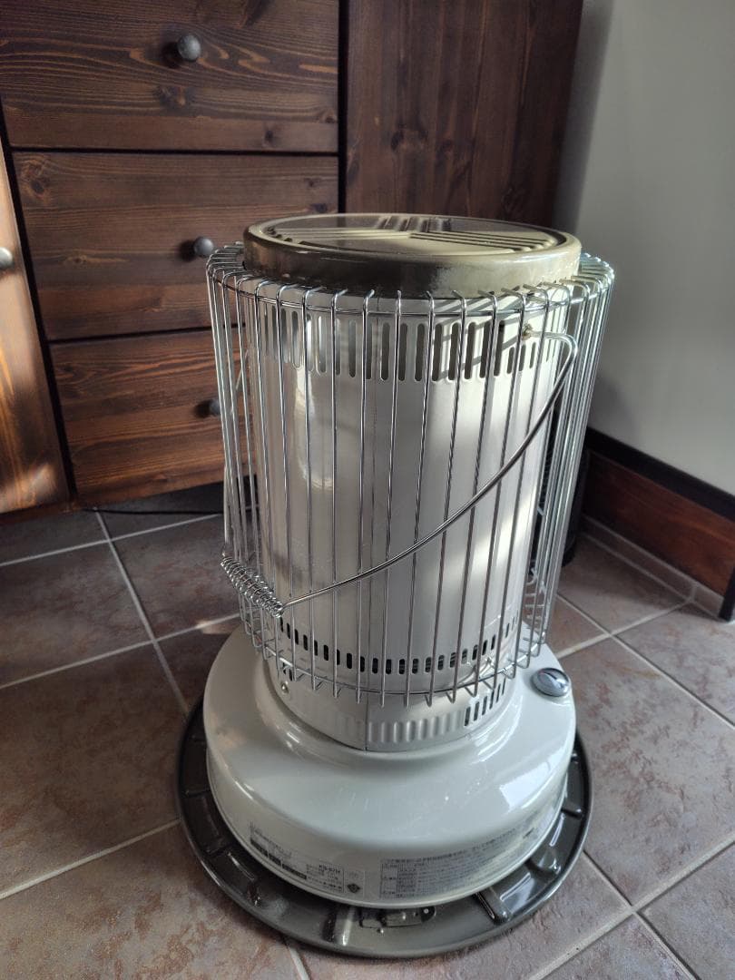 トヨトミ　石油ストーブ KS-67H 22年製