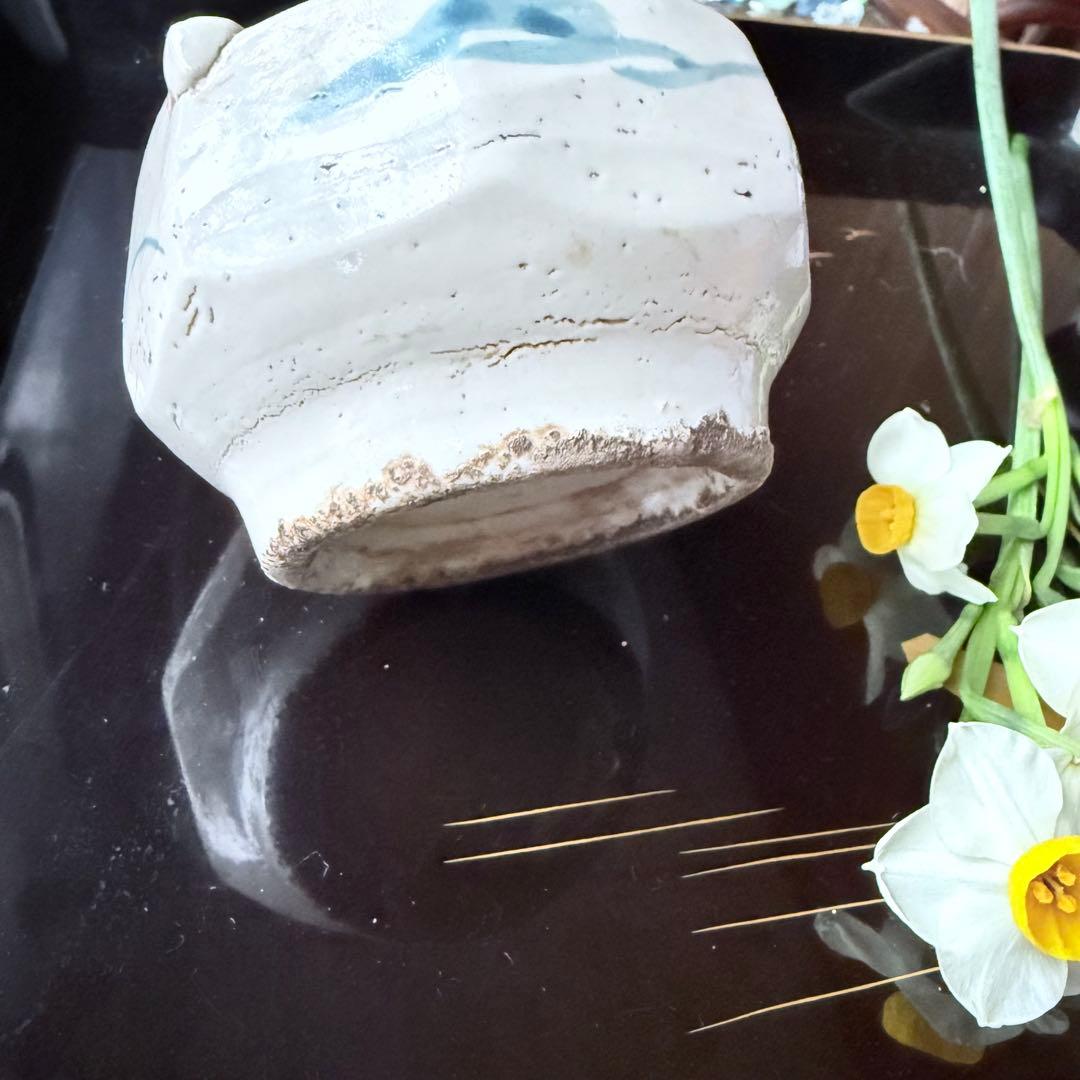 108様感謝‼️大陸の息吹‼️書人の心　染付草花文時代染付水注　水滴一点