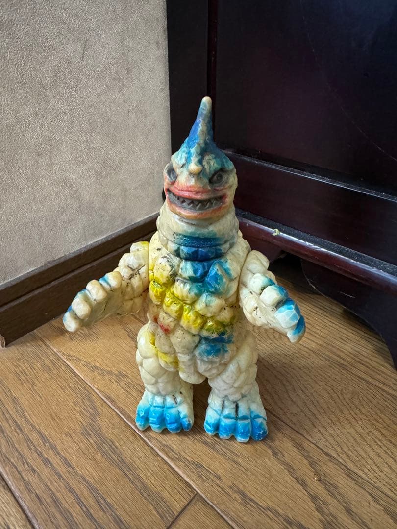 透明怪獣ゴルバゴス　ウルトラマンシリーズ 怪獣 フィギュア