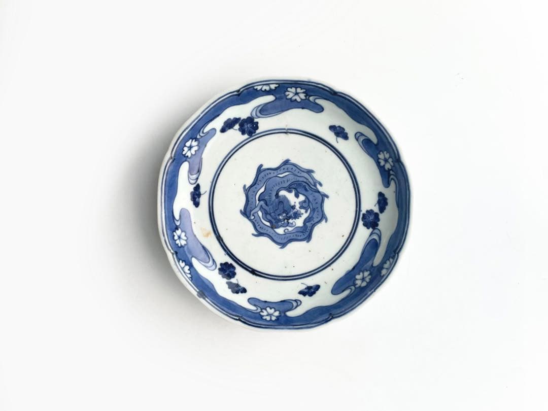 骨董　アンティーク　古伊万里　染付　流水桜　団龍文様　六寸皿　丸皿　輪花皿