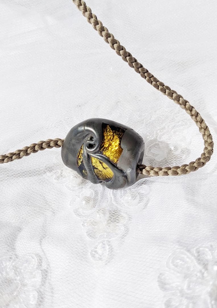 吉田正子トンボ玉（拾玖）　「江戸組み紐」ネックレス　ガラス玉に込めた日本画