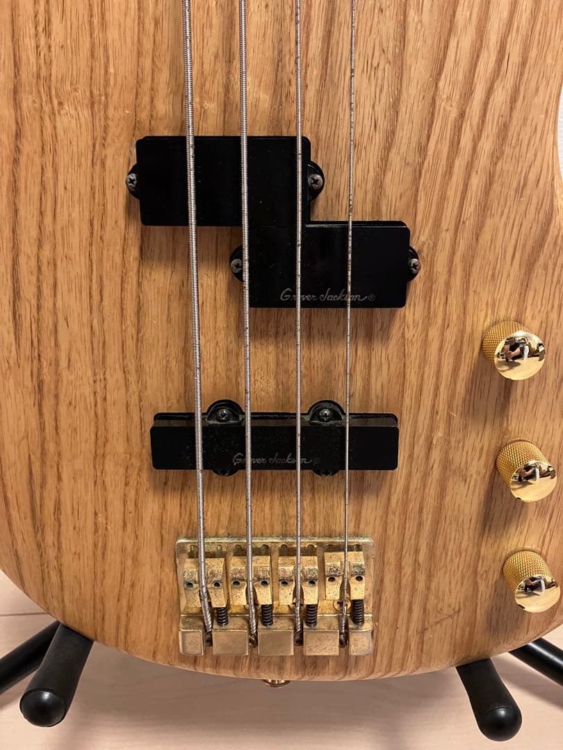 Grover Jackson■エレキベース■ナチュラル　ウッド