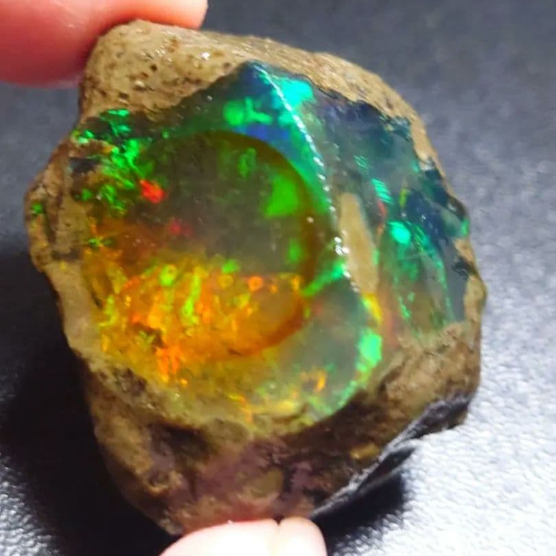 【105CT】特大　エチオピア　プレシャス　オパール 原石 鉱物　標本　ウェロ