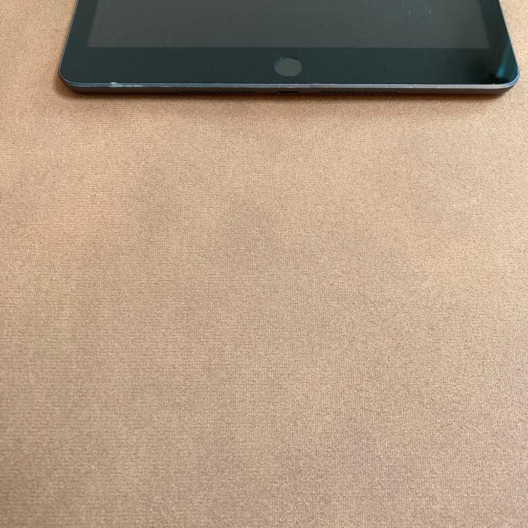 3678【早い者勝ち】電池最良好☆iPad8 第8世代 32GB SIMフリー☆