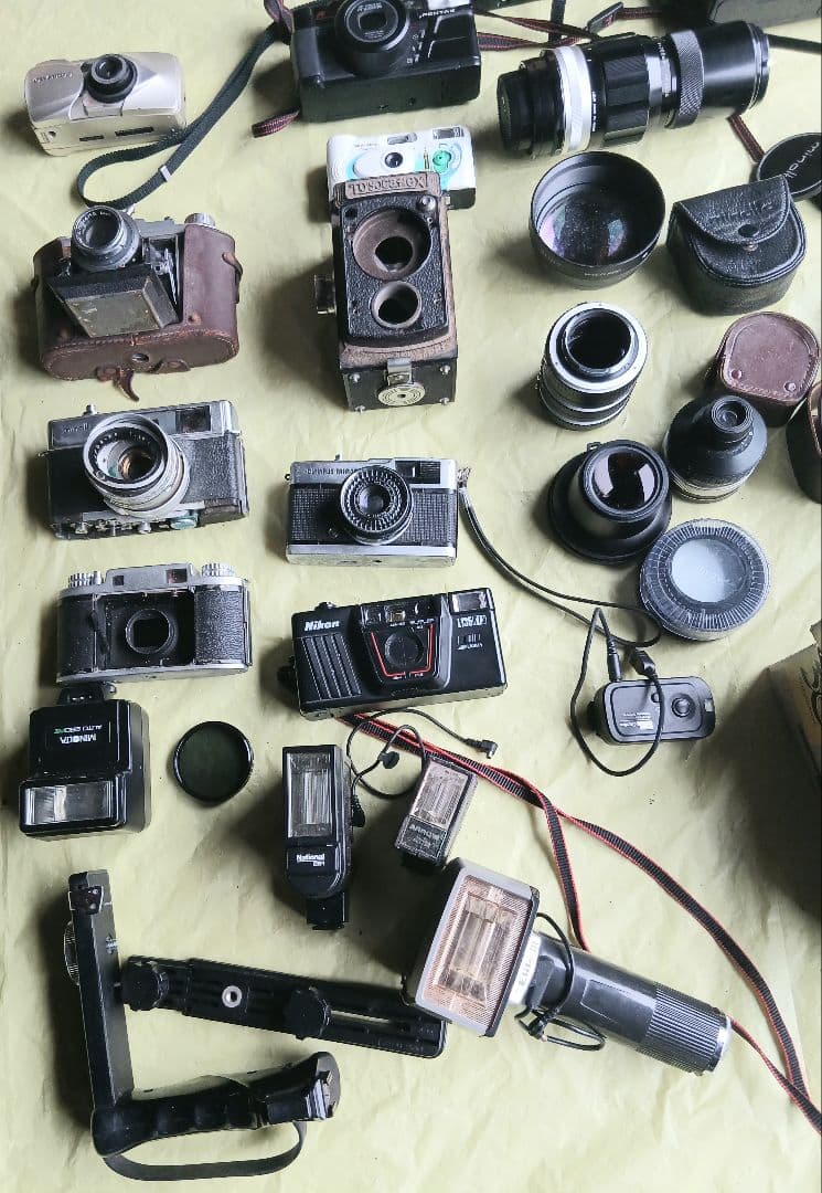 フィルムカメラ&レンズ&ストロ ボまとめ売り「ジャンク」