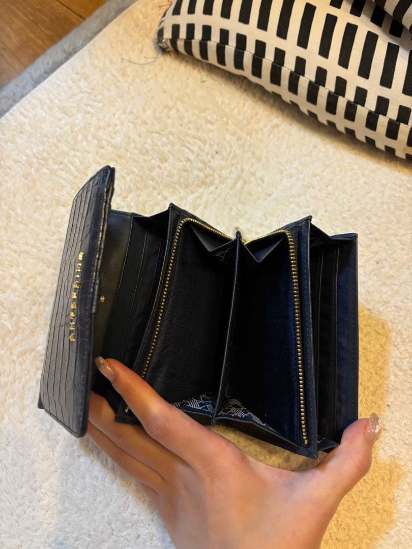 ANTEPRIMA 二つ折り財布 ネイビー　レザー