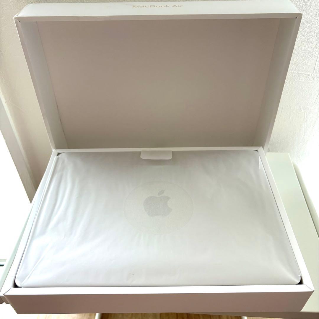【美品】MacBook Air M2 13インチ8GB/256GB スターライト