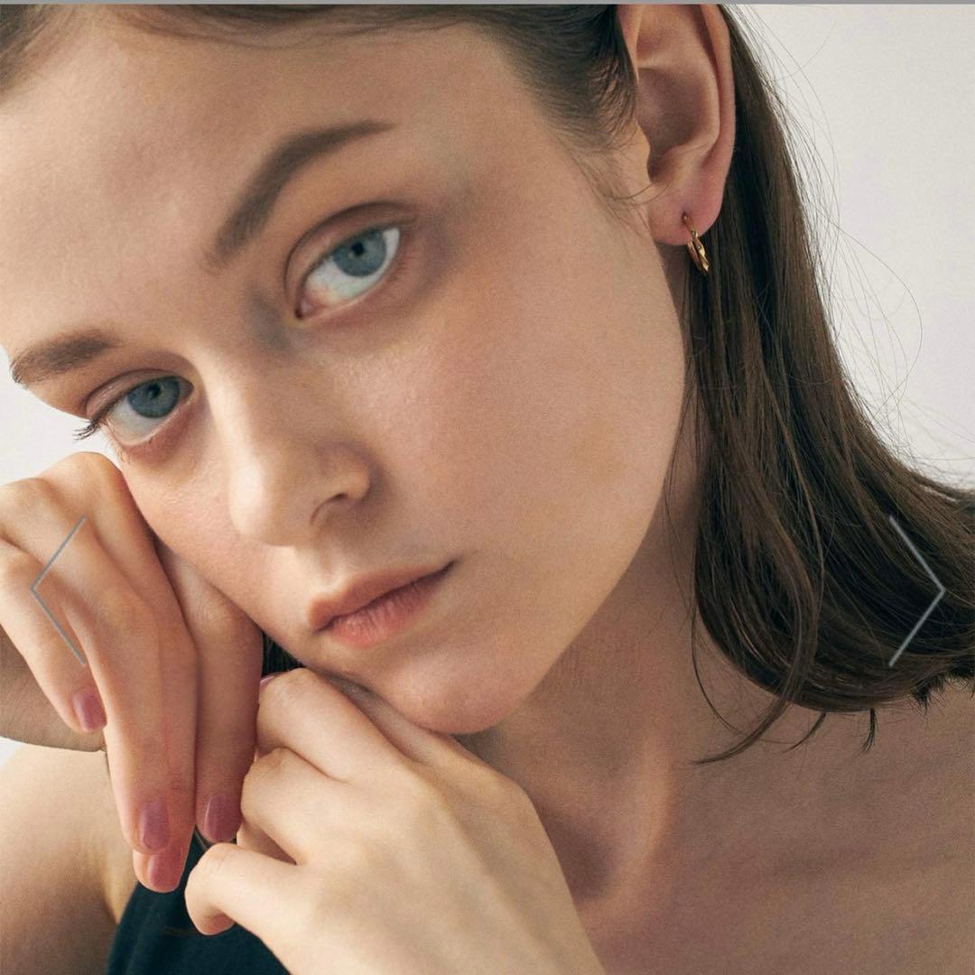 ete ツイストフープピアス　ゴールド