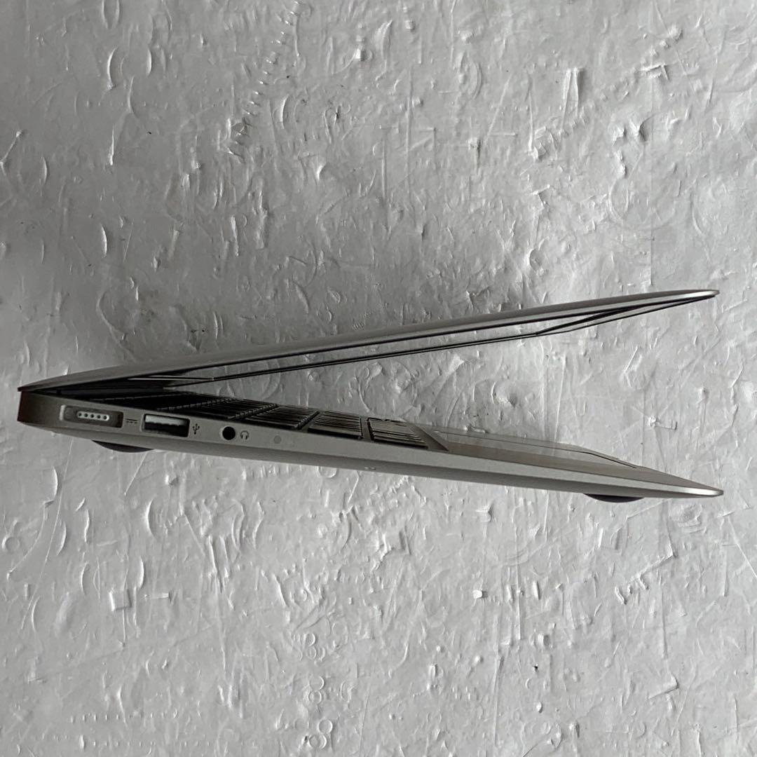 アップル MacBook Air (11-inch, Mid 2012)