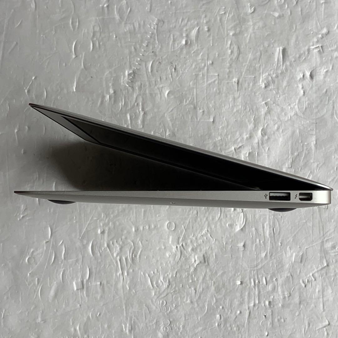 アップル MacBook Air (11-inch, Mid 2012)