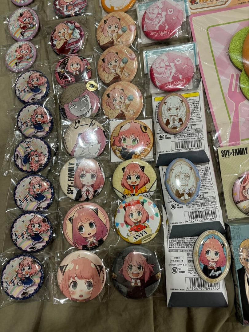 スパイファミリー アーニャ バッジ コレクション 大量セット