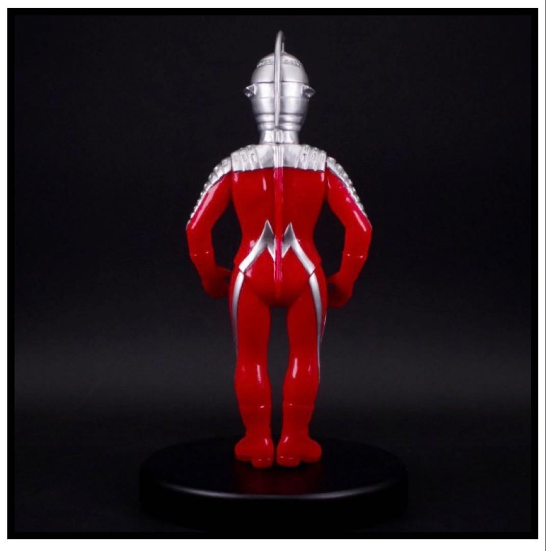 【ハンサムタロウエム】ウルトラセブン/墓場の画廊別注シルバーVer. ソフビ