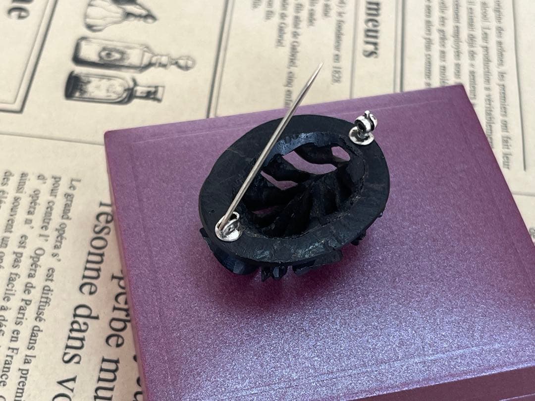 【超激レア!】英国 ヴィクトリアン　モーニング ウィットビー ジェット ブローチ