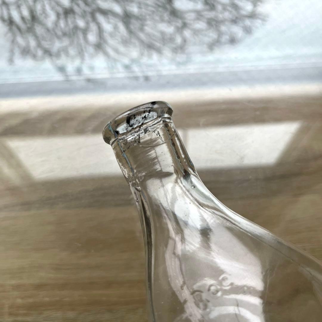 骨董　時代ガラス　希少　ウサギ哺乳瓶　ウサギ車エンボス　ウランガラス