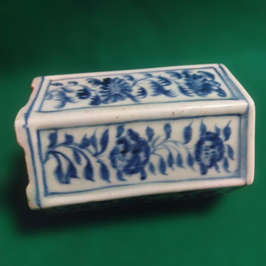 青白い六角形筆立 陶器製 花柄　筆立て　染付