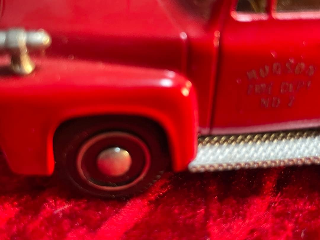 フォード 赤 ミニトラック 約10cm