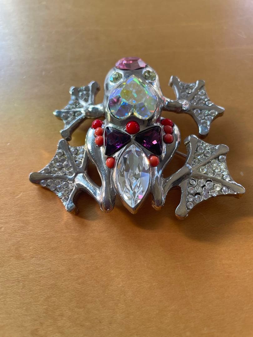 ヴィンテージ　クリスチャンラクロア　ブローチ　カエルモチーフ　スワロフスキー