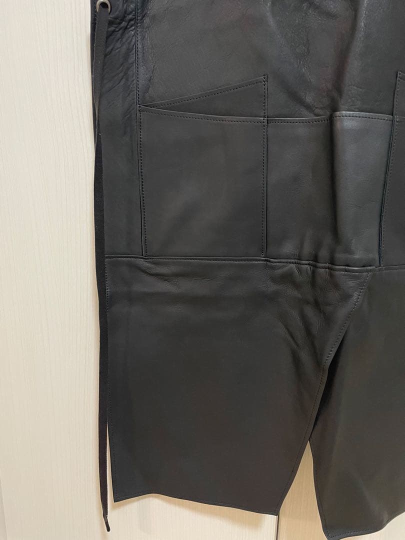 ⚫︎HARE × aruci レザーエプロン