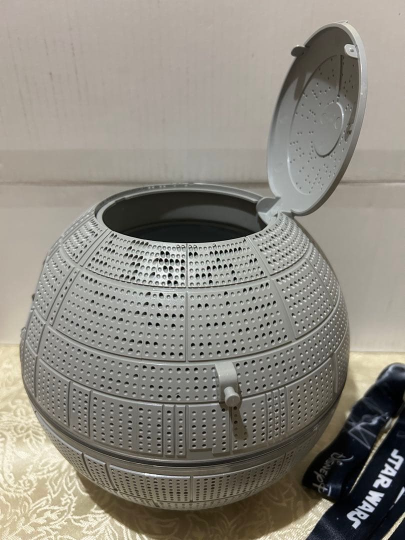 【希少レア】海外ディズニー限定 デススター　ポップコーンバケット