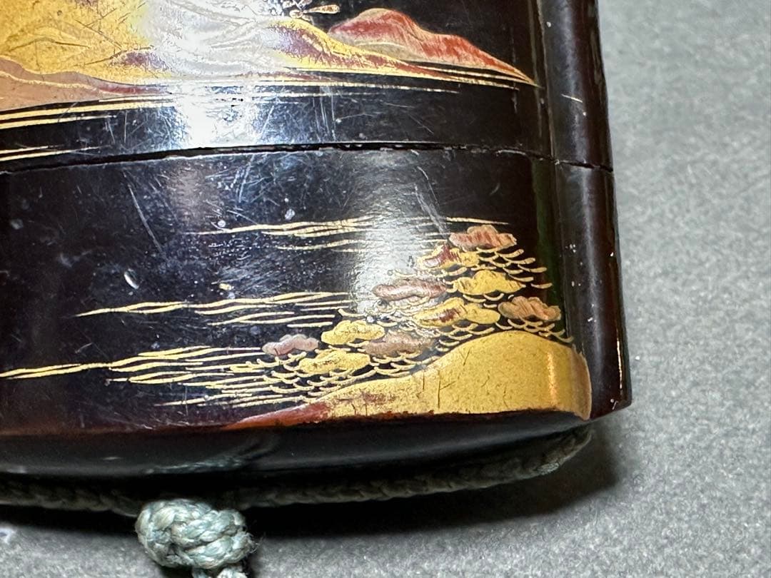 印籠　根付　漆塗　木彫り　置物　古美術品　細密細工　骨董　アンティーク彫刻工芸品