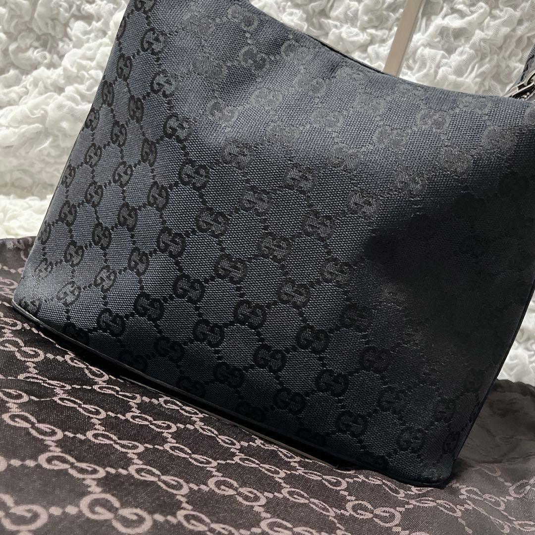 美品✨GUCCI ショルダーバッグ 肩掛け GG柄 ブラック レディース 伊製