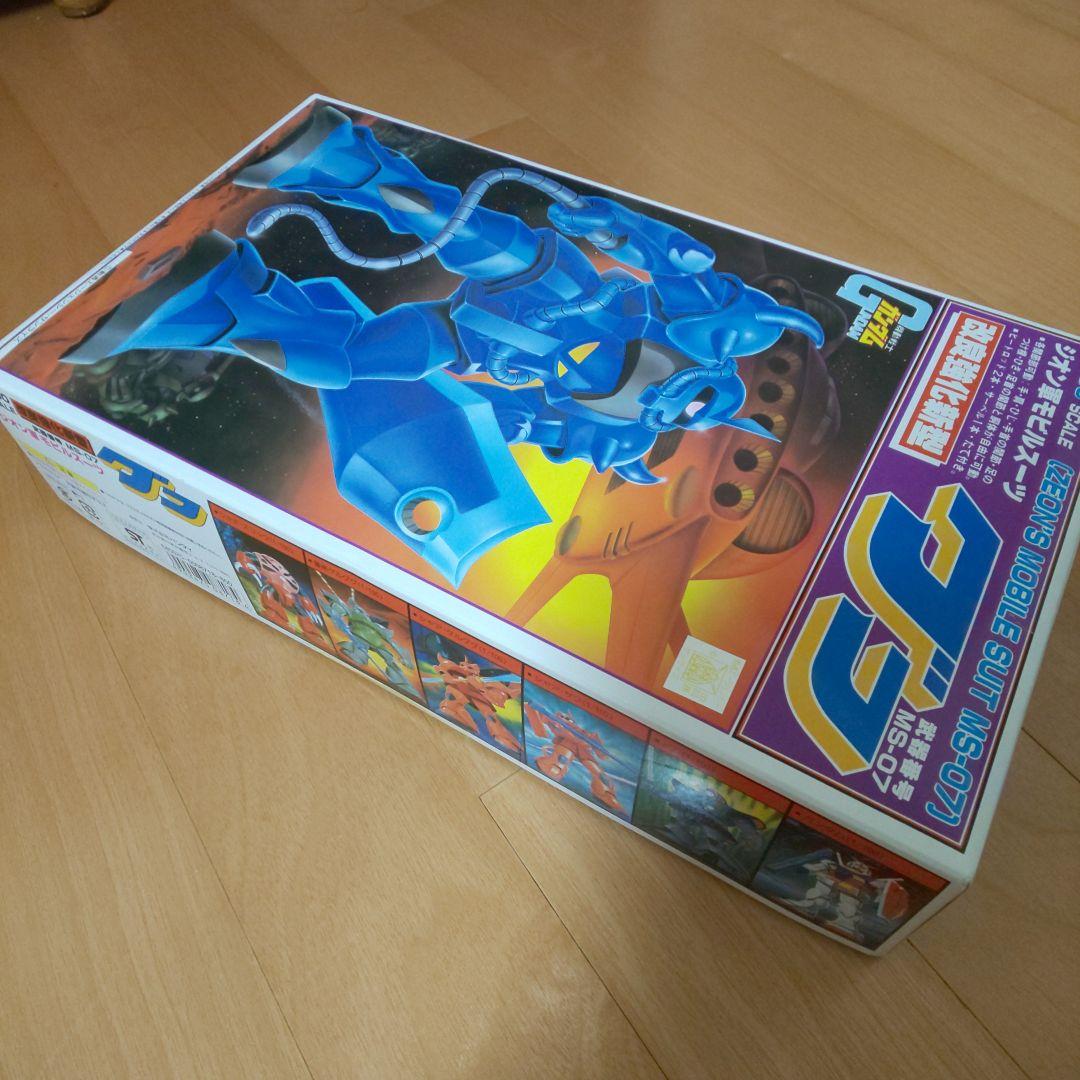 バンダイ 1/100 旧キット グフ 機動戦士ガンダム