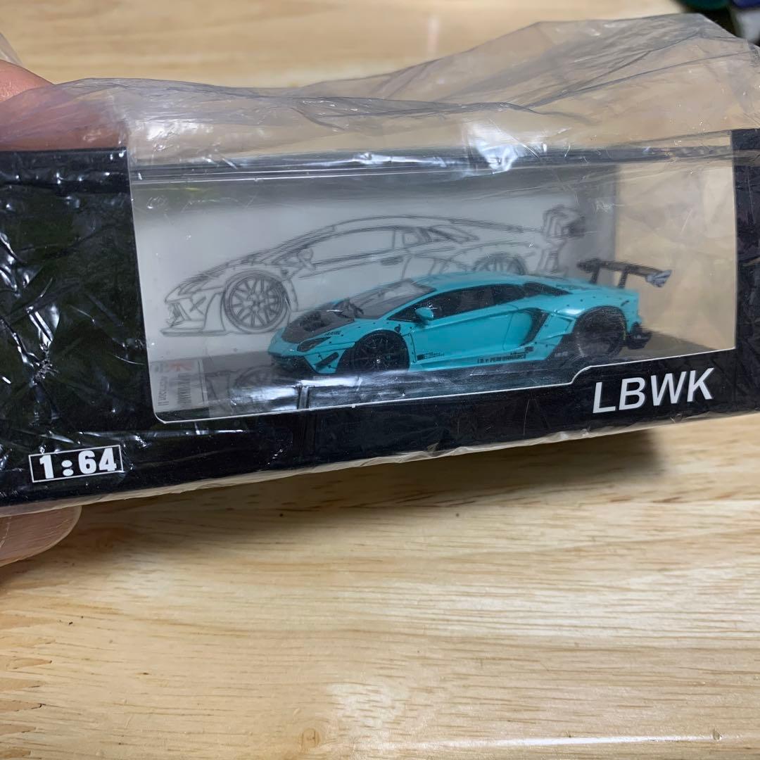 LIBERTY WALK ミニカー 1/64 アヴェンタドール　ミント